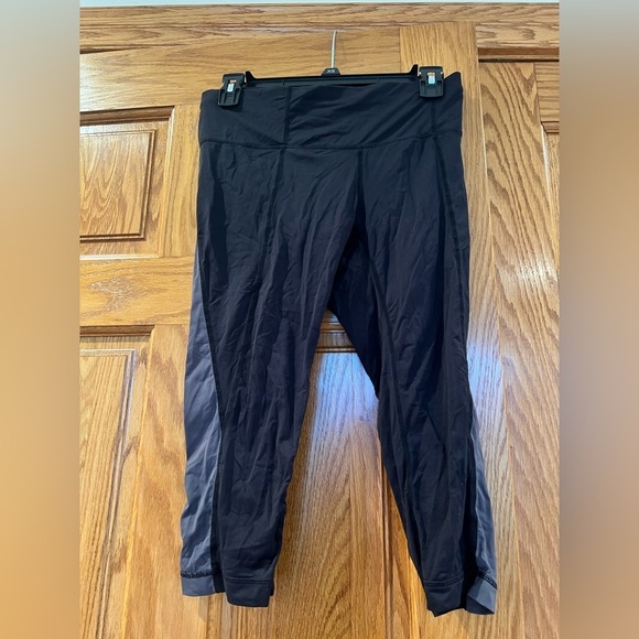 Athleta - Cropped/Capri Leggings - Picture 3 of 5